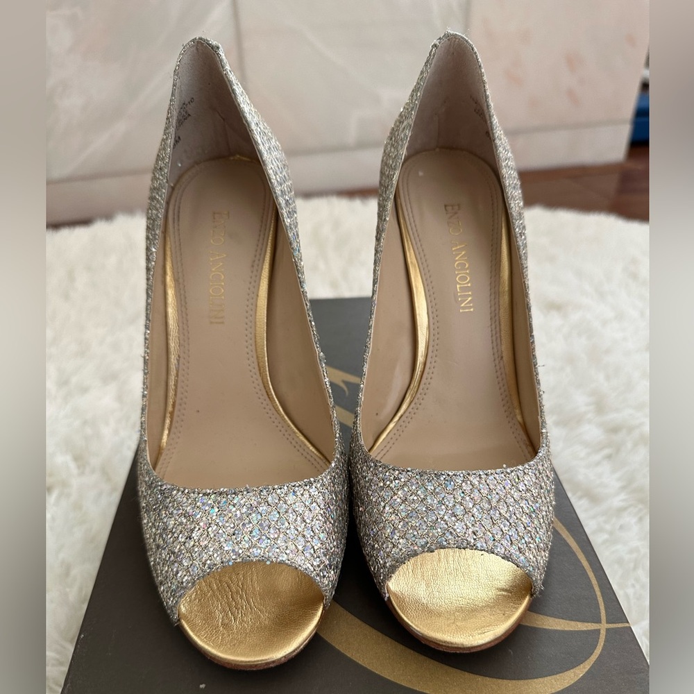 Enzo Angiolini Size 6 EAMERRYANN glitter and gold heels